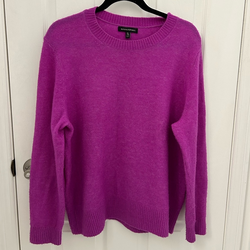 Banana Republic Fuchsia Crew Neck Sweater